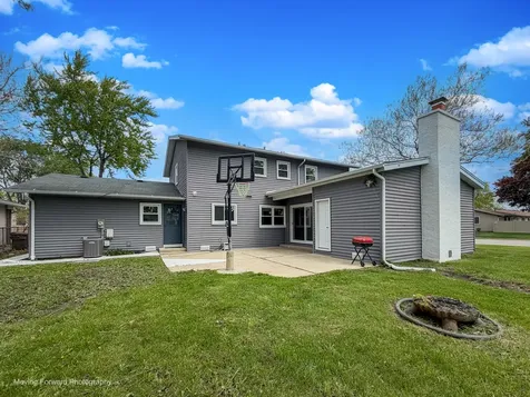 99 Essex Road Elk Grove Village IL 60007