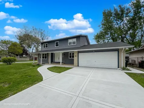 99 Essex Road Elk Grove Village IL 60007