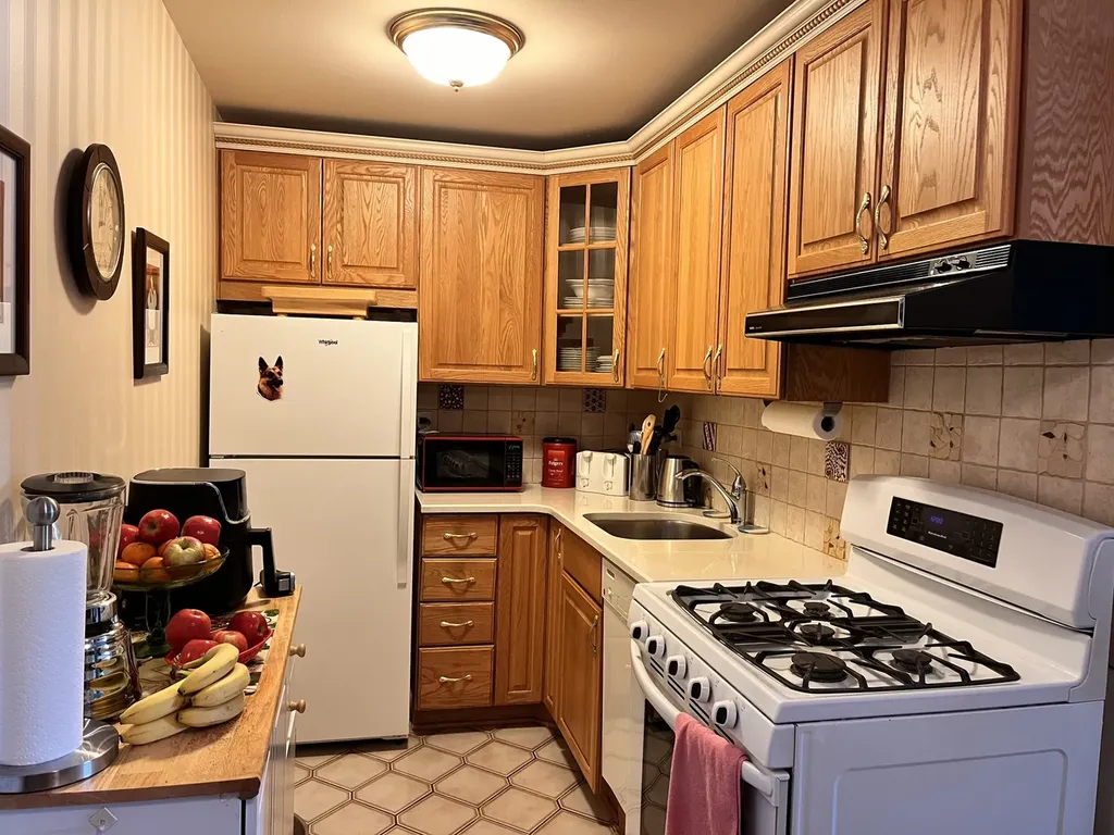 5975 North Odell Avenue Chicago IL 60631