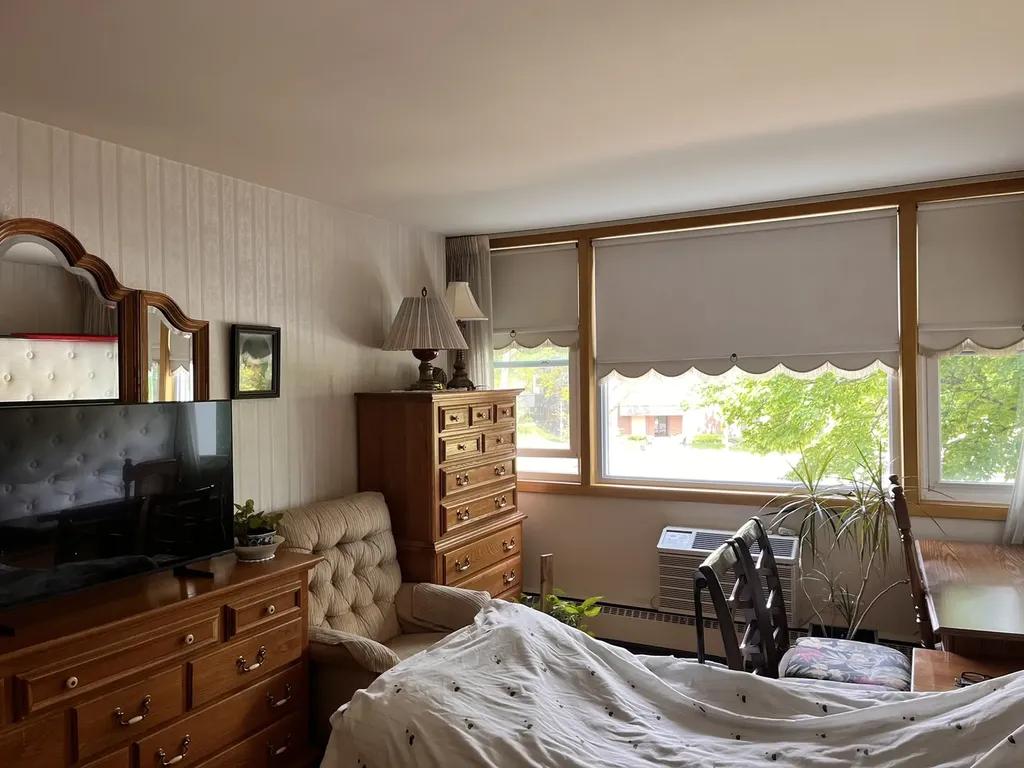 5975 North Odell Avenue Chicago IL 60631