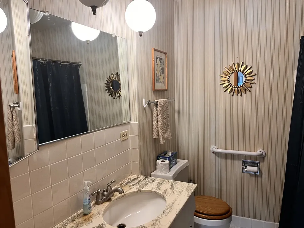 5975 North Odell Avenue Chicago IL 60631