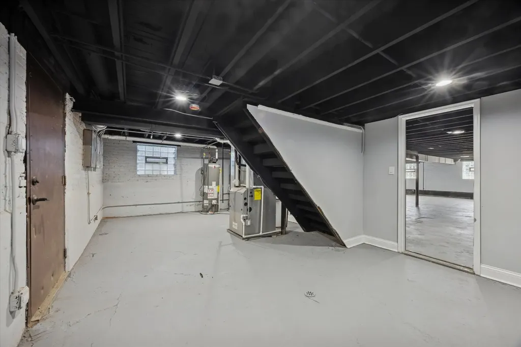 8018 South Harvard Avenue Chicago IL 60620