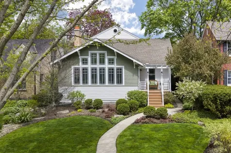 1087 Ash Street Winnetka IL 60093