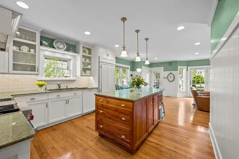 1087 Ash Street Winnetka IL 60093