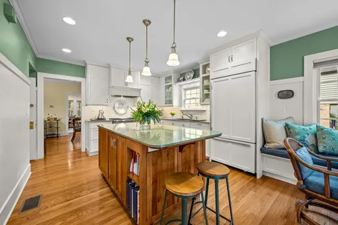 1087 Ash Street Winnetka IL 60093