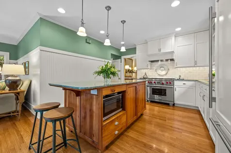 1087 Ash Street Winnetka IL 60093