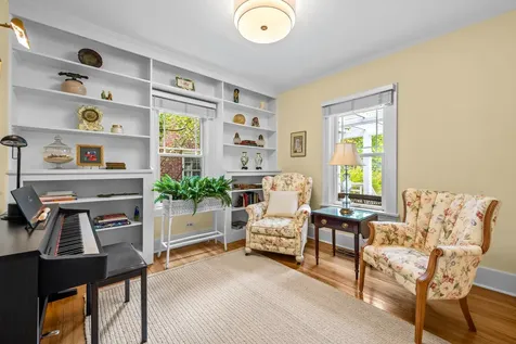 1087 Ash Street Winnetka IL 60093