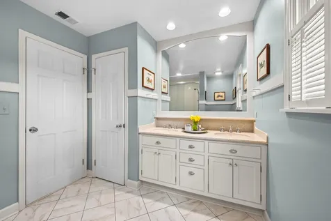 1087 Ash Street Winnetka IL 60093