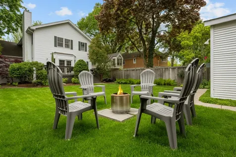 1087 Ash Street Winnetka IL 60093