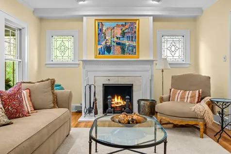 1087 Ash Street Winnetka IL 60093