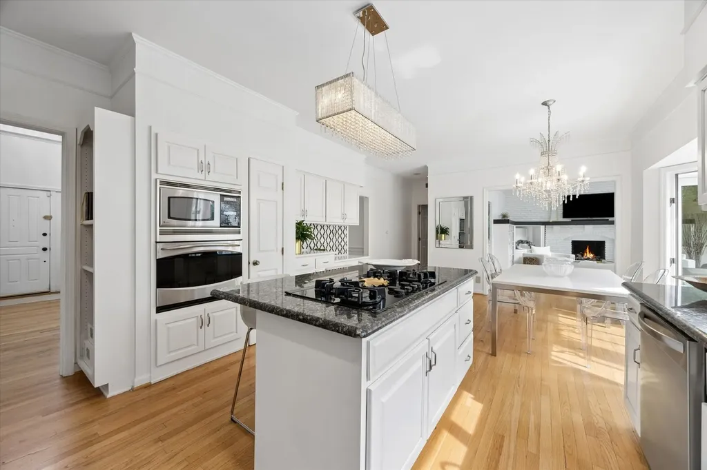 825 South Bodin Street Hinsdale IL 60521