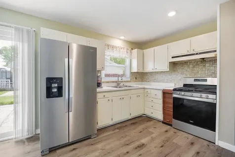 425 Lisa Lane Streamwood IL 60107