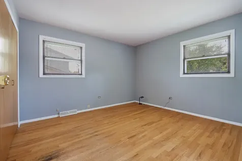 425 Lisa Lane Streamwood IL 60107