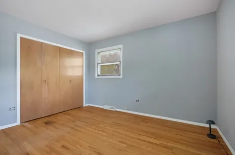 425 Lisa Lane Streamwood IL 60107