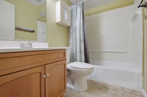 425 Lisa Lane Streamwood IL 60107