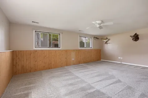 425 Lisa Lane Streamwood IL 60107