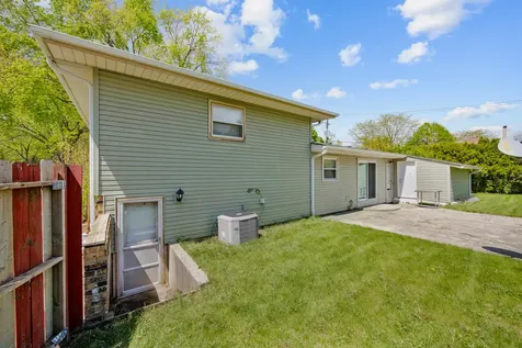 425 Lisa Lane Streamwood IL 60107