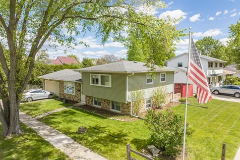 425 Lisa Lane Streamwood IL 60107