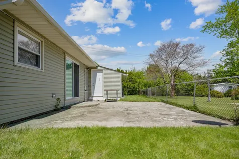 425 Lisa Lane Streamwood IL 60107