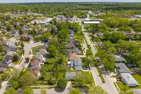 425 Lisa Lane Streamwood IL 60107