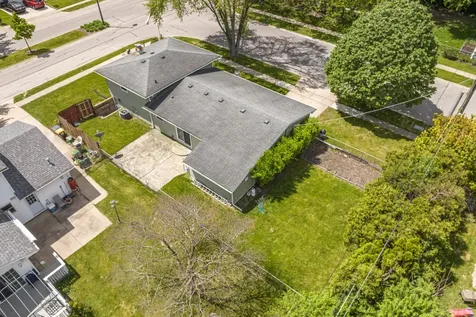 425 Lisa Lane Streamwood IL 60107