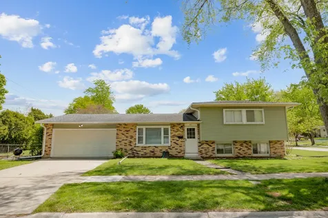 425 Lisa Lane Streamwood IL 60107