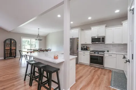 3172 Sun Valley Drive Kankakee IL 60901