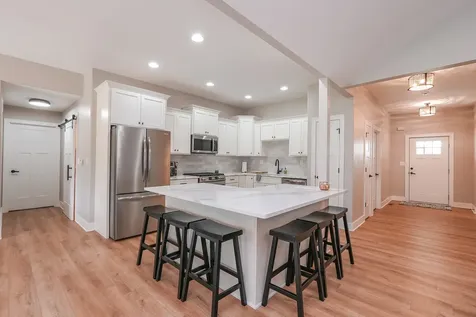 3172 Sun Valley Drive Kankakee IL 60901