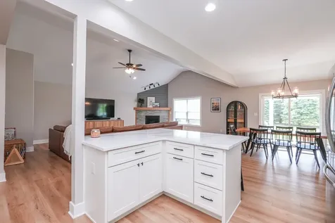 3172 Sun Valley Drive Kankakee IL 60901