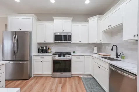 3172 Sun Valley Drive Kankakee IL 60901