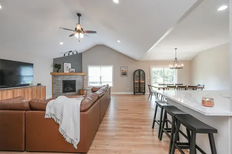 3172 Sun Valley Drive Kankakee IL 60901