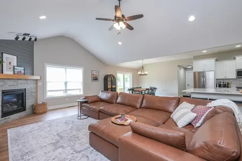 3172 Sun Valley Drive Kankakee IL 60901