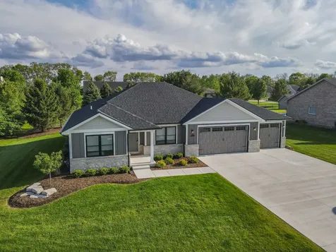 3172 Sun Valley Drive Kankakee IL 60901