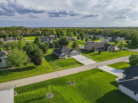 3172 Sun Valley Drive Kankakee IL 60901