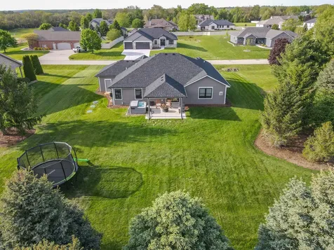 3172 Sun Valley Drive Kankakee IL 60901