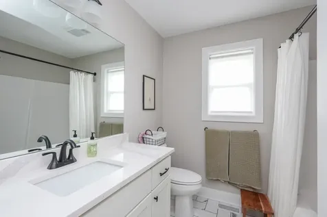 3172 Sun Valley Drive Kankakee IL 60901