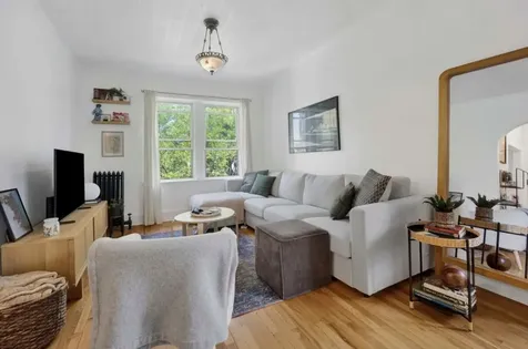 1329 West Addison Street Chicago IL 60613