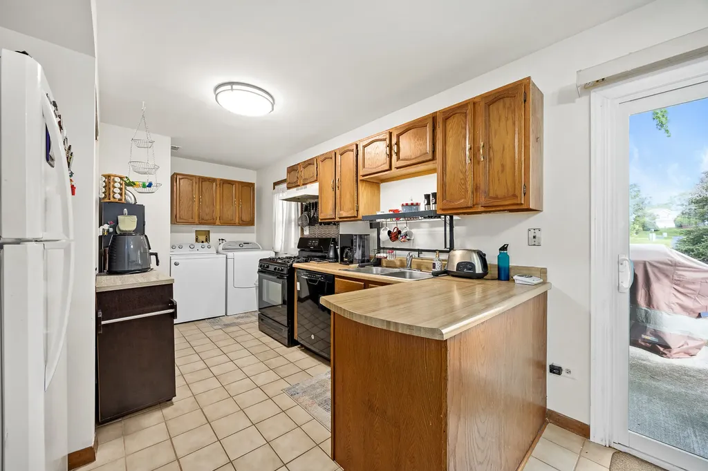 437 Wright Court Bolingbrook IL 60440