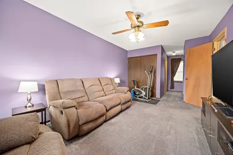 437 Wright Court Bolingbrook IL 60440