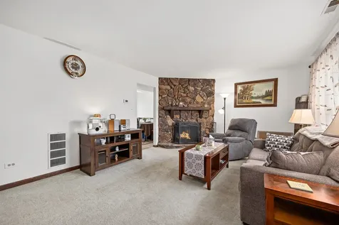 437 Wright Court Bolingbrook IL 60440