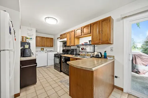 437 Wright Court Bolingbrook IL 60440