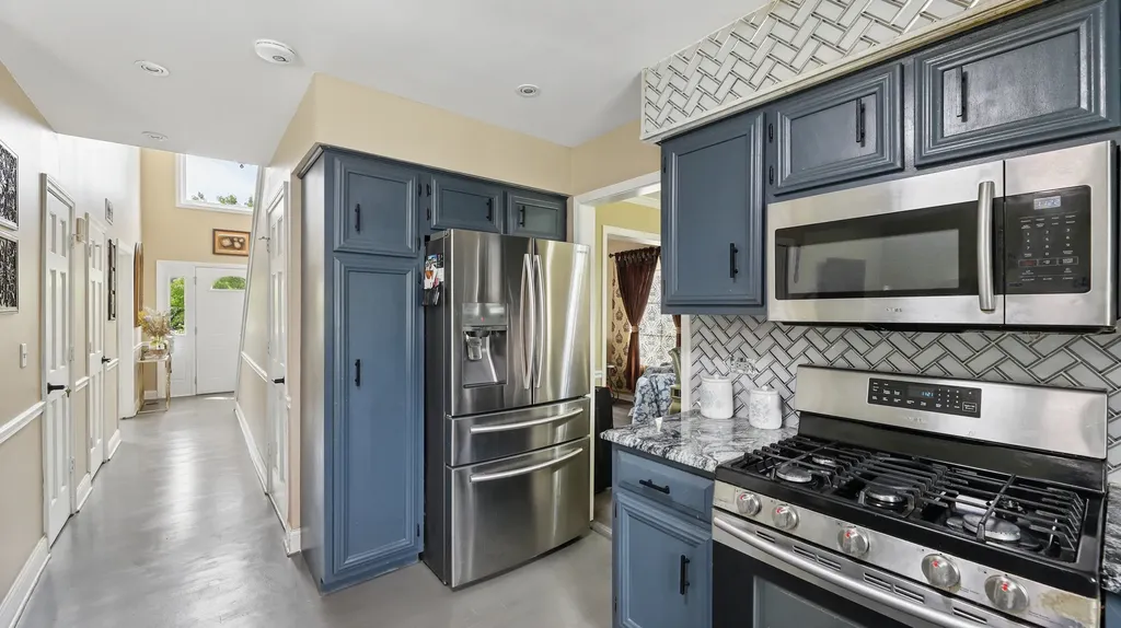 6 Sunshine Court Bolingbrook IL 60490