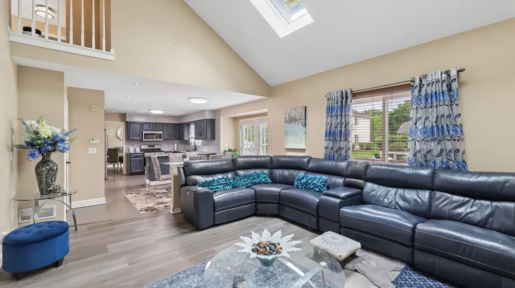 6 Sunshine Court Bolingbrook IL 60490