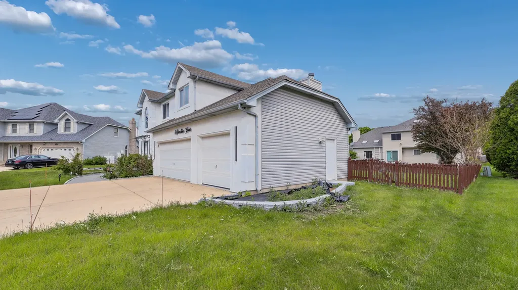 6 Sunshine Court Bolingbrook IL 60490