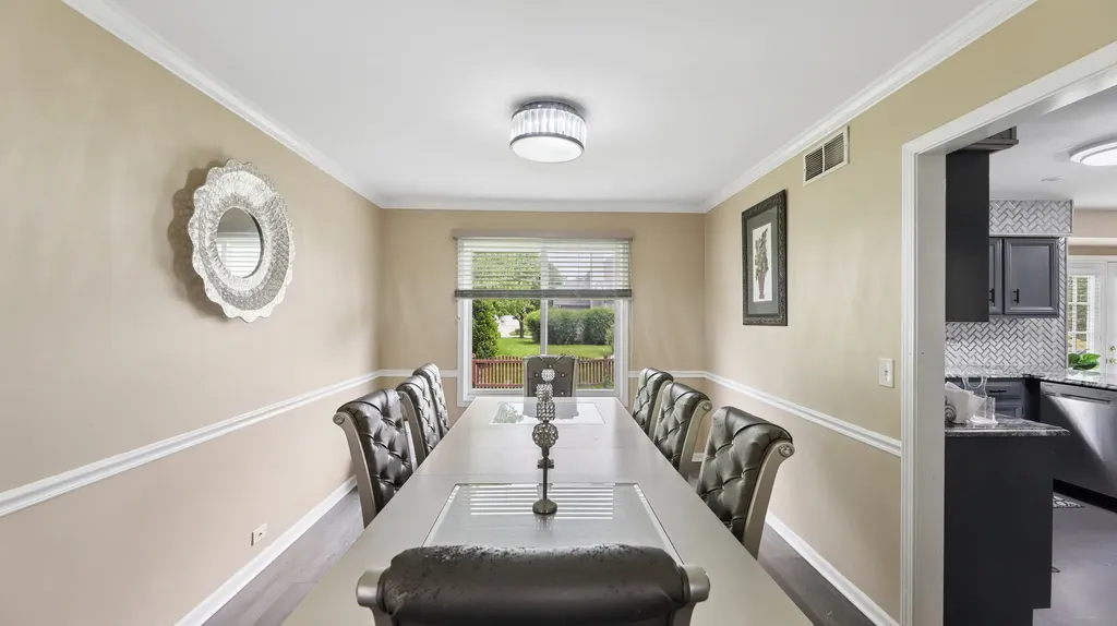 6 Sunshine Court Bolingbrook IL 60490