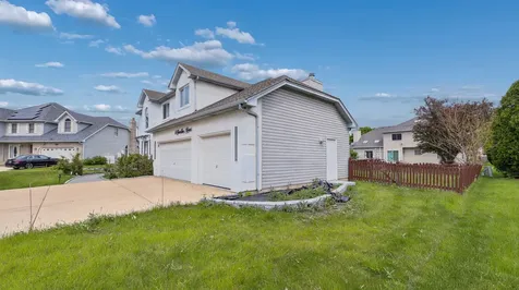 6 Sunshine Court Bolingbrook IL 60490
