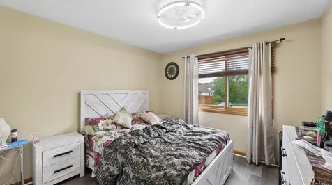 6 Sunshine Court Bolingbrook IL 60490