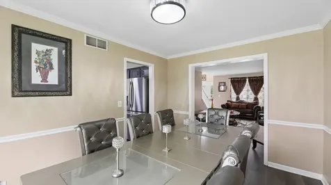 6 Sunshine Court Bolingbrook IL 60490