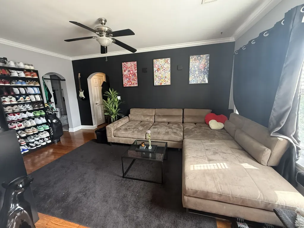 4856 West Warner Avenue Chicago IL 60641