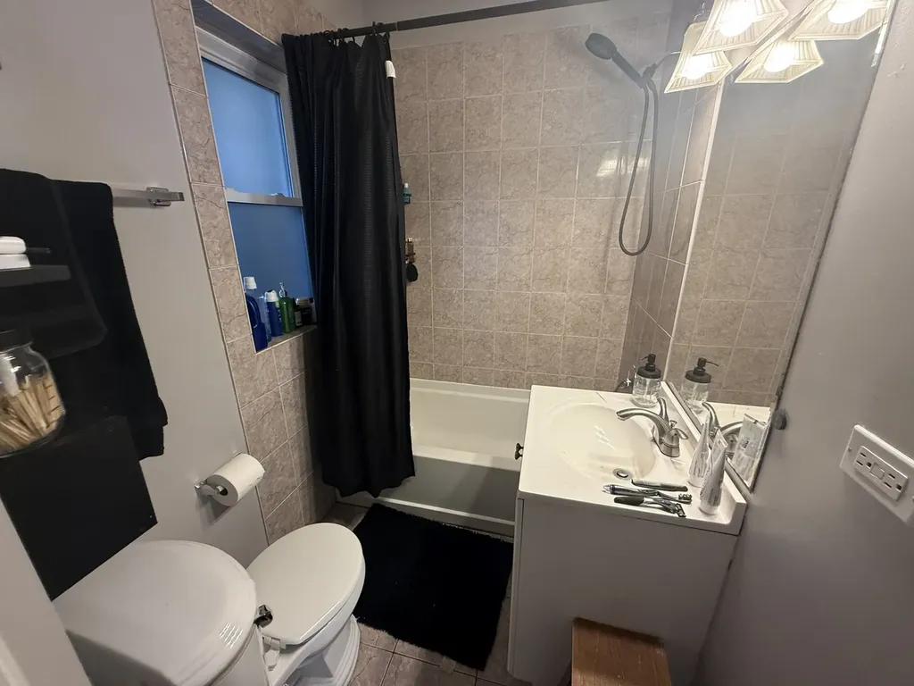4856 West Warner Avenue Chicago IL 60641